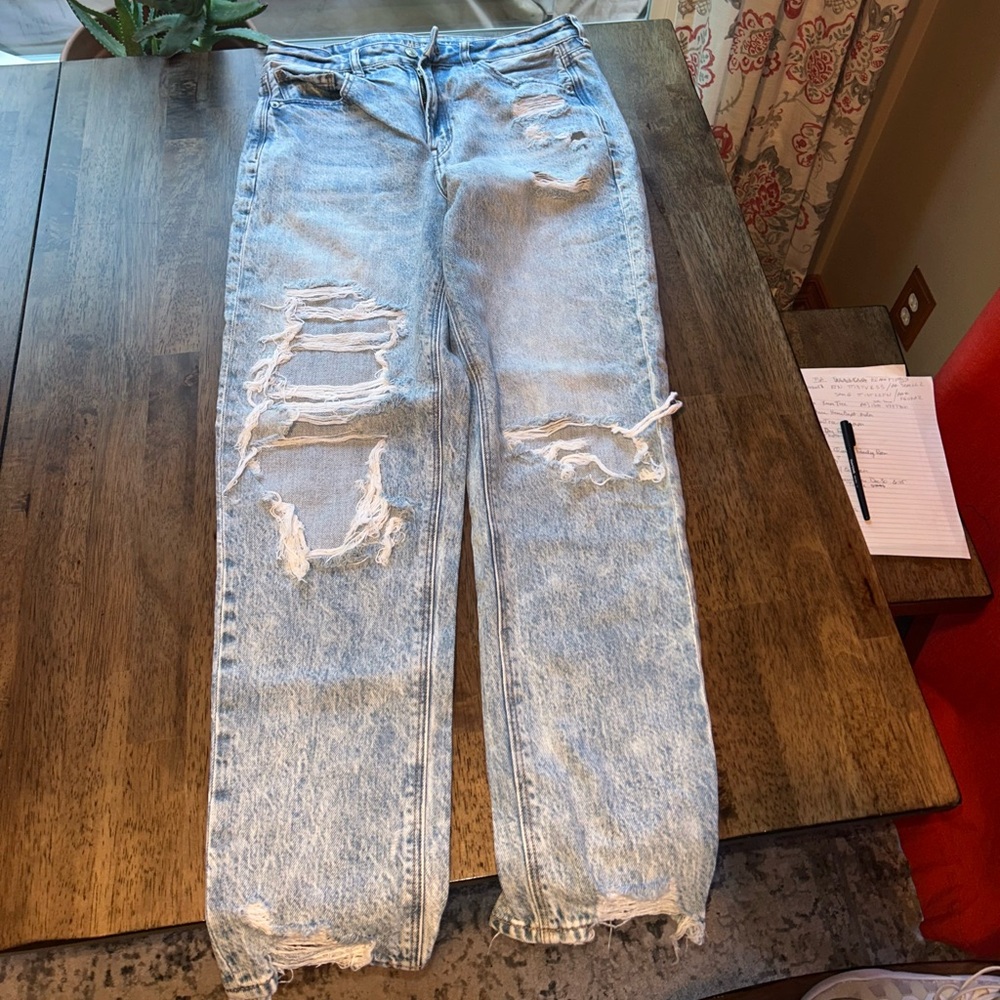 American eagle ripped mom jeans